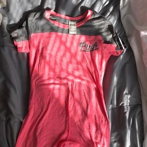 Super cute neon pink t